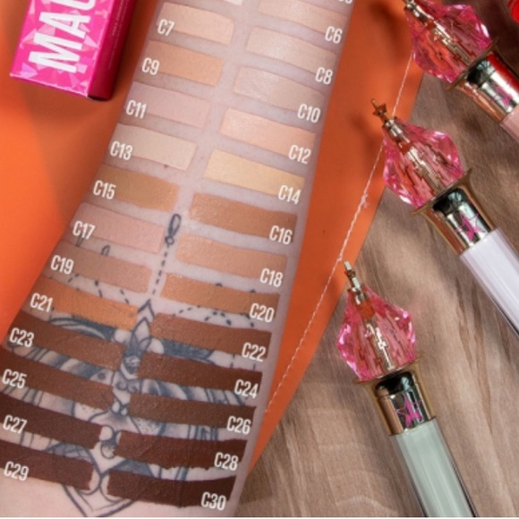 Jeffree Star Cosmetics Magic Star Concealer C28 dark skin with neutral undertone - Picture 3 of 3